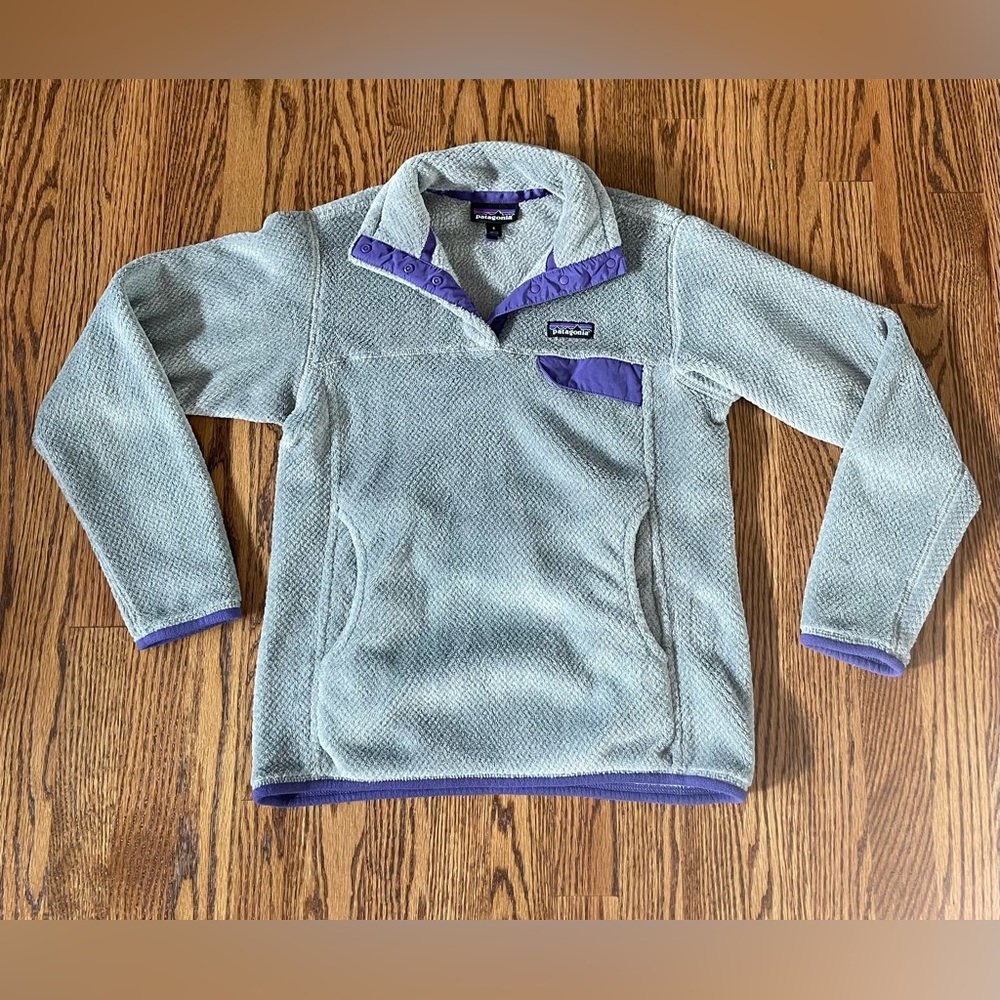 Patagonia women’s size small.